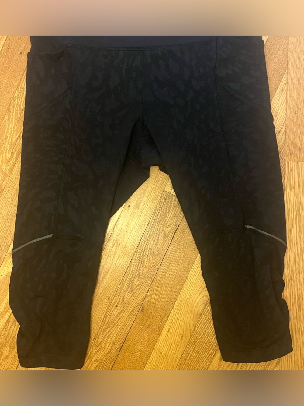 Lululemon Stash It Cropped Women’s Animal Swirl Embossed Black Camo Pants (10)